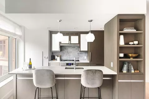 100 Lovejoy Wharf #6 B, Boston, MA 02114
