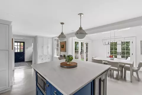 37 Lincoln St, Hingham, MA 02043 photo 5
