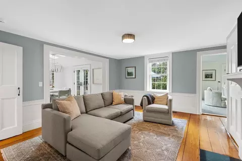 37 Lincoln St, Hingham, MA 02043 photo 10
