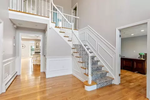 Entry Way - 14 Lakeview Ave, Danvers, MA 01923 photo 1 of 1