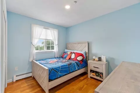 Bedroom - 14 Lakeview Ave, Danvers, MA 01923 photo 7 of 7