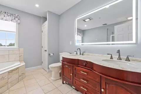 Bath - 14 Lakeview Ave, Danvers, MA 01923 photo 1 of 3