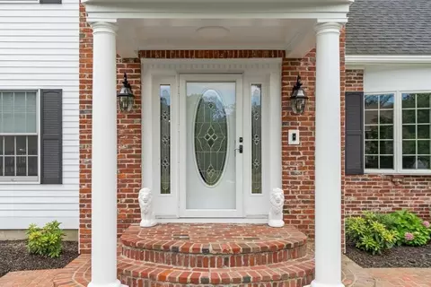 Exterior - 14 Lakeview Ave, Danvers, MA 01923 photo 2 of 8