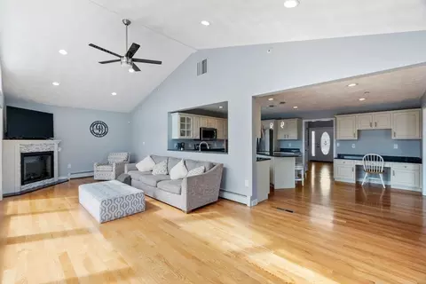 Living - 14 Lakeview Ave, Danvers, MA 01923 photo 5 of 6