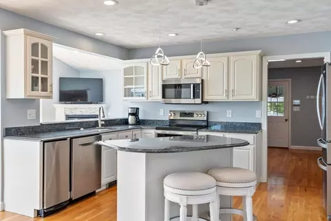 Kitchen - 14 Lakeview Ave, Danvers, MA 01923 photo 2 of 3
