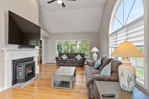 Living - 14 Lakeview Ave, Danvers, MA 01923 photo 1 of 6