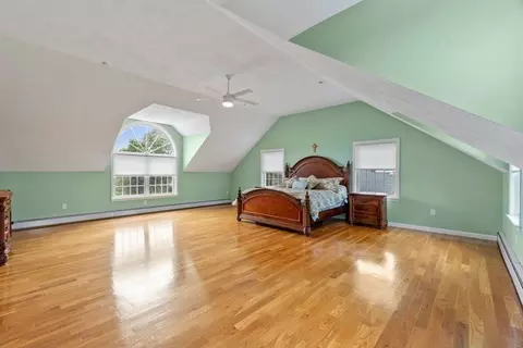 Bedroom - 14 Lakeview Ave, Danvers, MA 01923 photo 1 of 7