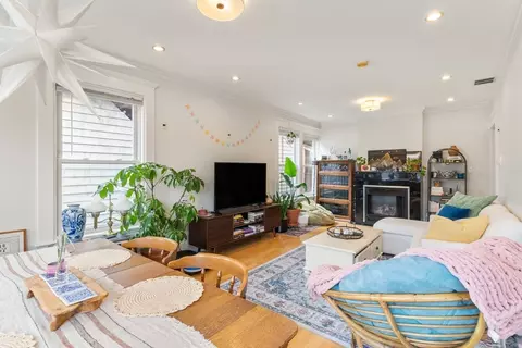 10 Harvest St #10-2, Boston, MA 02125