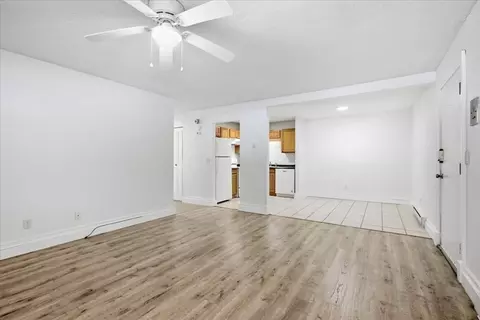Living - 976 Plain #54, Marshfield, MA 02050 photo 3 of 11