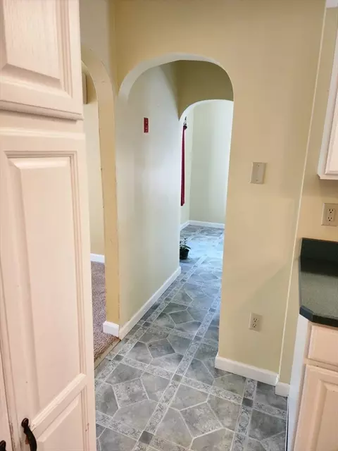 Entry Way - 39 Everett Ave, Webster, MA 01570 photo 2 of 3