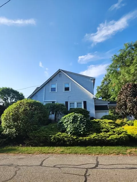 Exterior - 39 Everett Ave, Webster, MA 01570 photo 4 of 12