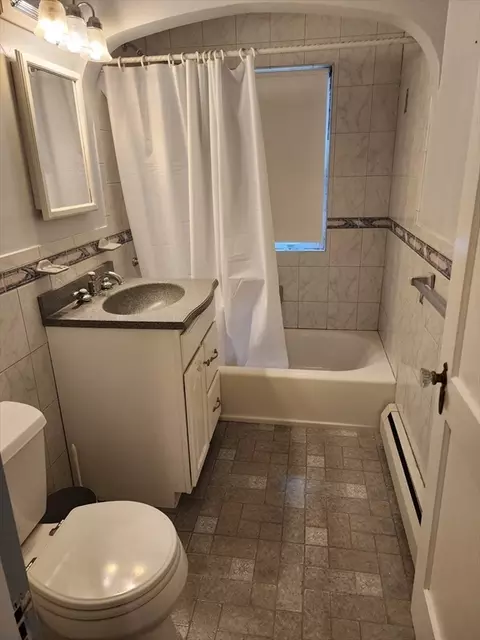 Bath - 39 Everett Ave, Webster, MA 01570 photo 4 of 4