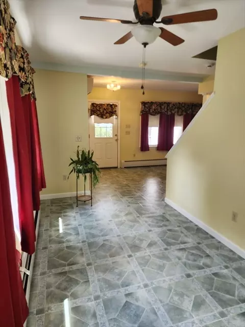 Entry Way - 39 Everett Ave, Webster, MA 01570 photo 1 of 3