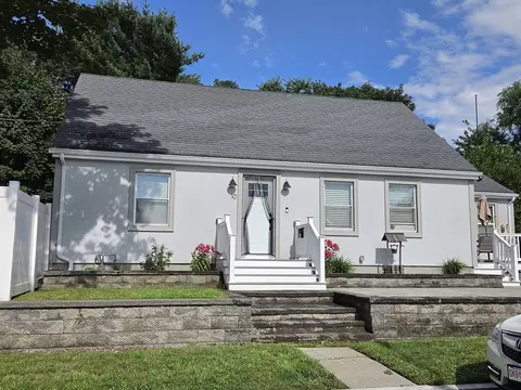 Exterior - 10 Wayne St, Fall River, MA 02721 photo 3 of 4
