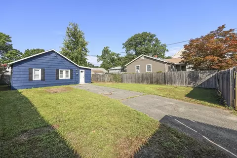 Exterior - 94 Upland St, Springfield, MA 01104 photo 2 of 3