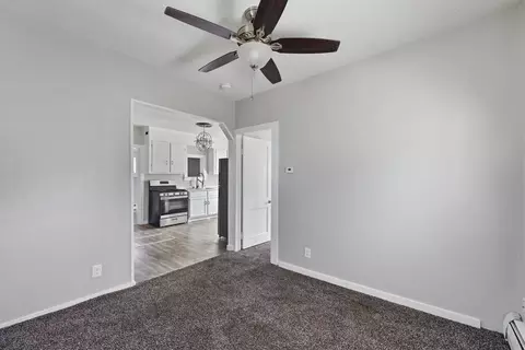 Entry Way - 94 Upland St, Springfield, MA 01104 photo 3 of 4