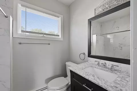 Bath - 94 Upland St, Springfield, MA 01104 photo 1 of 2