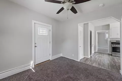 Entry Way - 94 Upland St, Springfield, MA 01104 photo 2 of 4