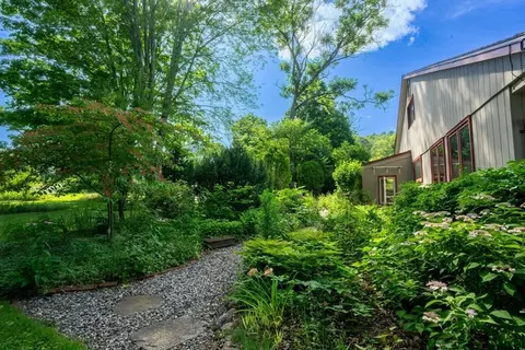 Exterior - 12 Stage Rd, Westhampton, MA 01027 photo 4 of 11