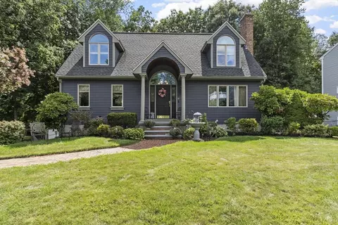 17 Sycamore Dr, Rutland, MA 01543