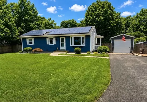 40 Coolidge St, Seekonk, MA 02771