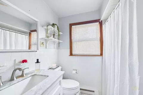 Bath - 844 Hood St, Fall River, MA 02720 photo 3 of 4