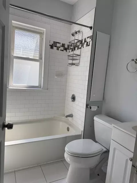 Bath - 95 Waverly St, Everett, MA 02149 photo 1 of 3