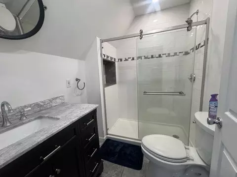 Bath - 95 Waverly St, Everett, MA 02149 photo 3 of 3