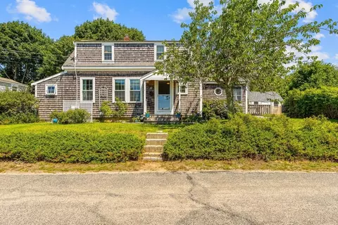 11 Rosetta St, Yarmouth, MA 02673