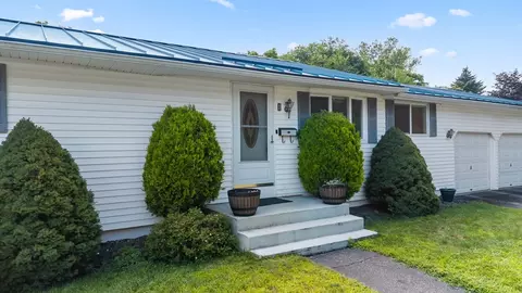 Exterior - 1 Minerva St, Worcester, MA 01604 photo 3 of 9