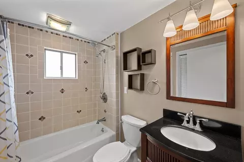 Bath - 1 Minerva St, Worcester, MA 01604 photo 1 of 3