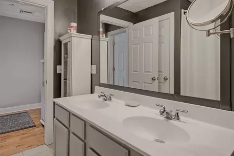 Bath - 5239 N Main St #18, Fall River, MA 02720 photo 3 of 3