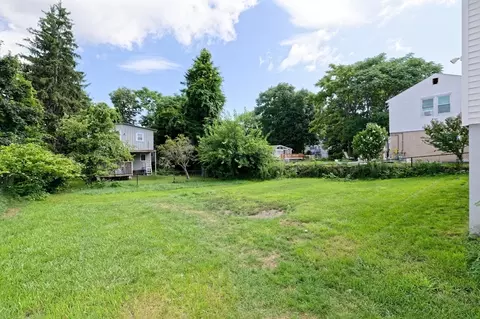 Exterior - 799 Franklin St, Worcester, MA 01604 photo 3 of 6