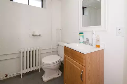 Bath - 799 Franklin St, Worcester, MA 01604 photo 2 of 2