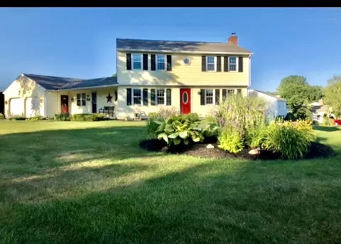 9 Stony Hill Rd, Agawam, MA 01030