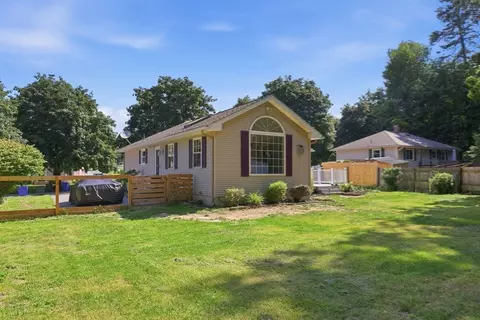 Exterior - 37 Squirrel Rd, Springfield, MA 01108 photo 8 of 10
