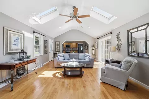 Living - 37 Squirrel Rd, Springfield, MA 01108 photo 6 of 6