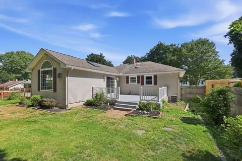 Exterior - 37 Squirrel Rd, Springfield, MA 01108 photo 6 of 10