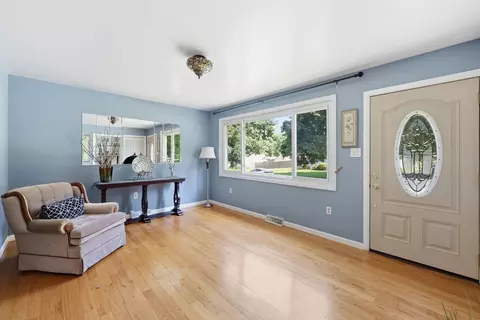 Living - 37 Squirrel Rd, Springfield, MA 01108 photo 2 of 6
