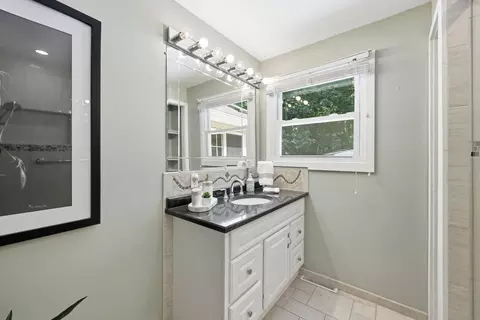Bath - 37 Squirrel Rd, Springfield, MA 01108 photo 1 of 2