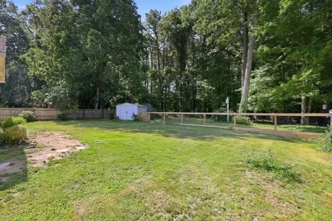 Exterior - 37 Squirrel Rd, Springfield, MA 01108 photo 7 of 10