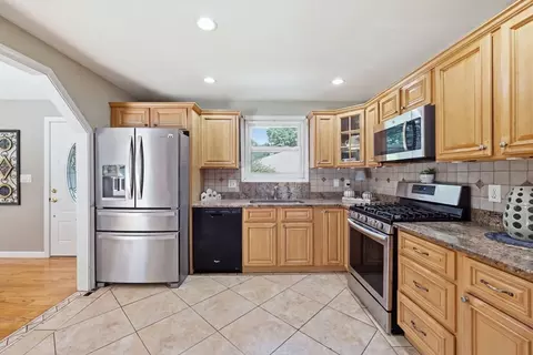 Kitchen - 37 Squirrel Rd, Springfield, MA 01108 photo 3 of 3