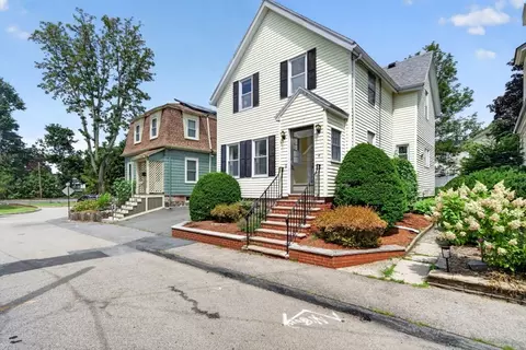 4 Allen Pl, Melrose, MA 02176