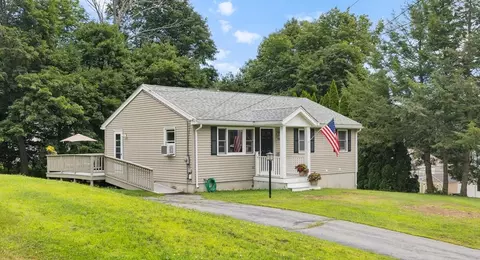 15 Amesbury St, Haverhill, MA 01830