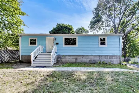 14 Hull St, Quincy, MA 02169