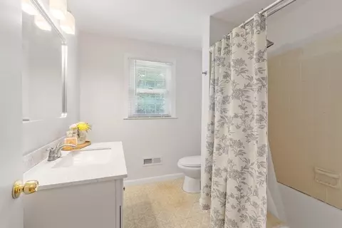 Bath - 5 Noel Rd, Andover, MA 01810 photo 1 of 2