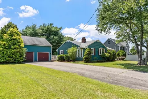 Exterior - 5 Noel Rd, Andover, MA 01810 photo 5 of 12