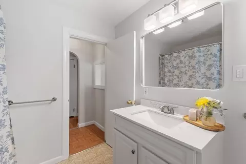 Bath - 5 Noel Rd, Andover, MA 01810 photo 2 of 2