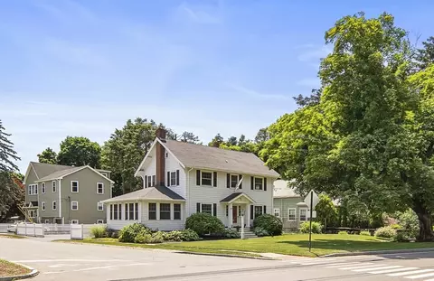 667 Salem St, Lynnfield, MA 01940 photo 4