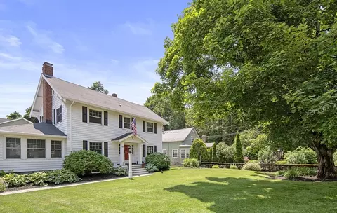 667 Salem St, Lynnfield, MA 01940 photo 3